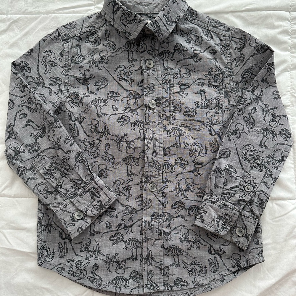 Cat & Jack Gray Button Down Shirt with Geometric Pattern